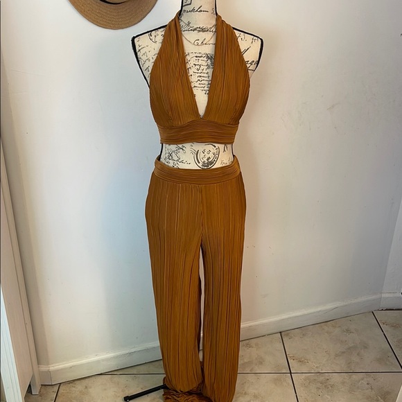 MADRAG | NWT Women’s Chic Bronze Halter 2 Piece Size Large - Picture 1 of 8